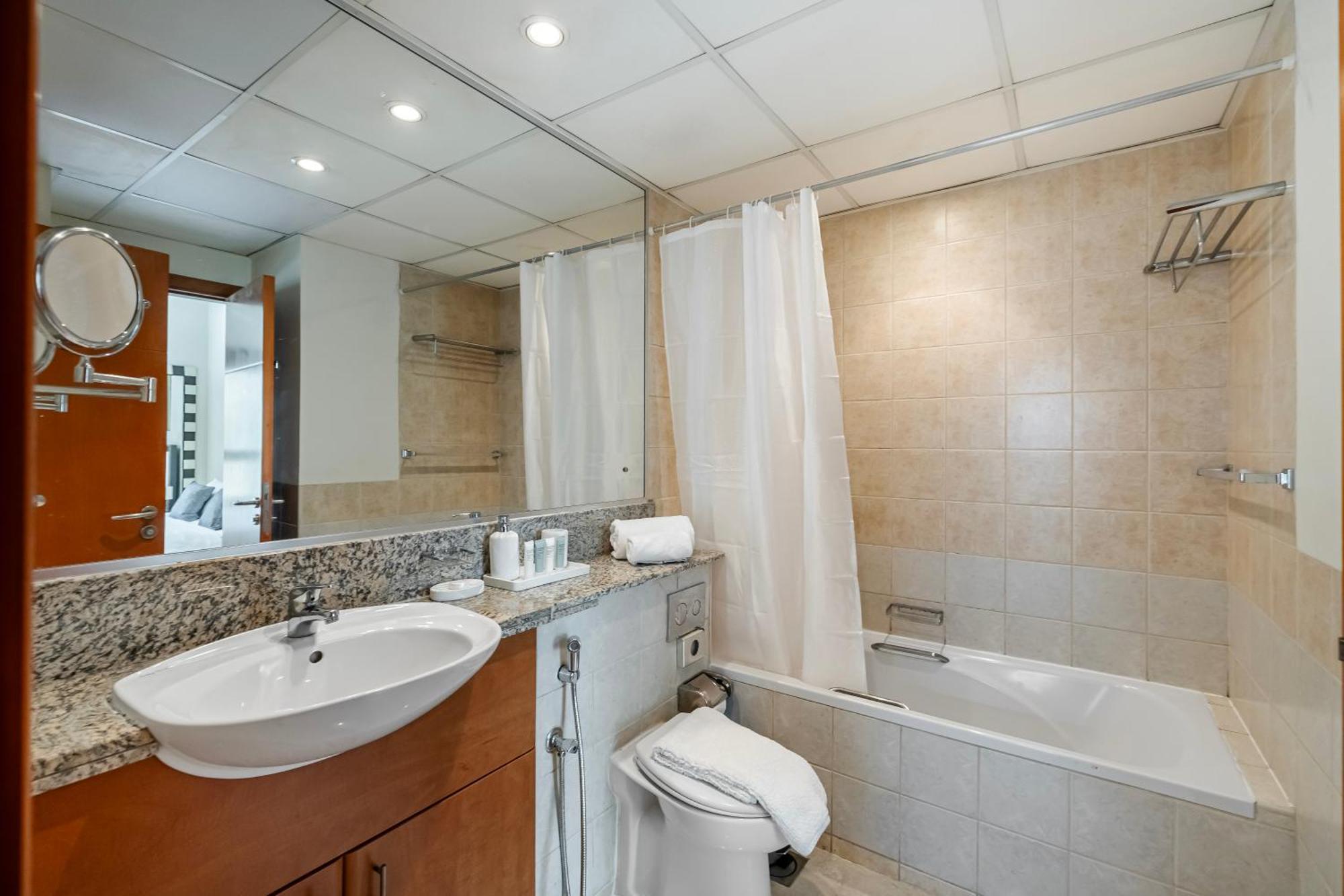 Apartment Classy 1 Bedroom In The Greens Courtyard View *