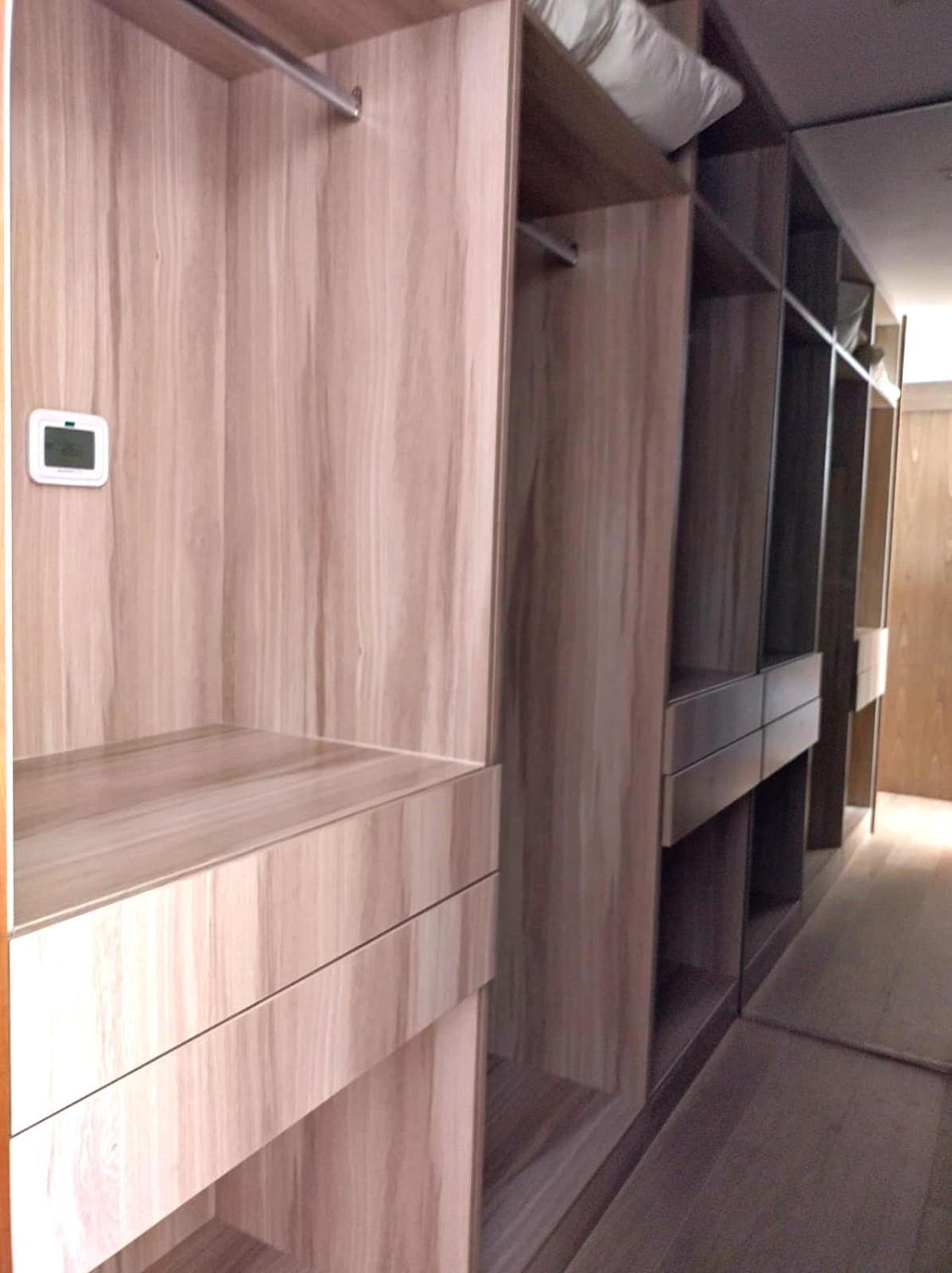 Upgraded 2 Bedroom At Marina *