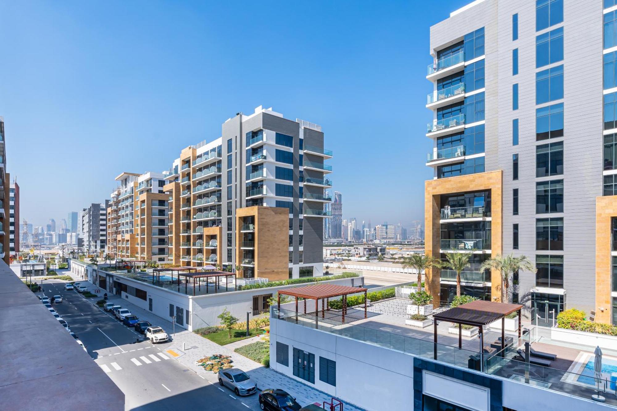 Easemytrip - Azizi Riviera 17 Tower Apartment *