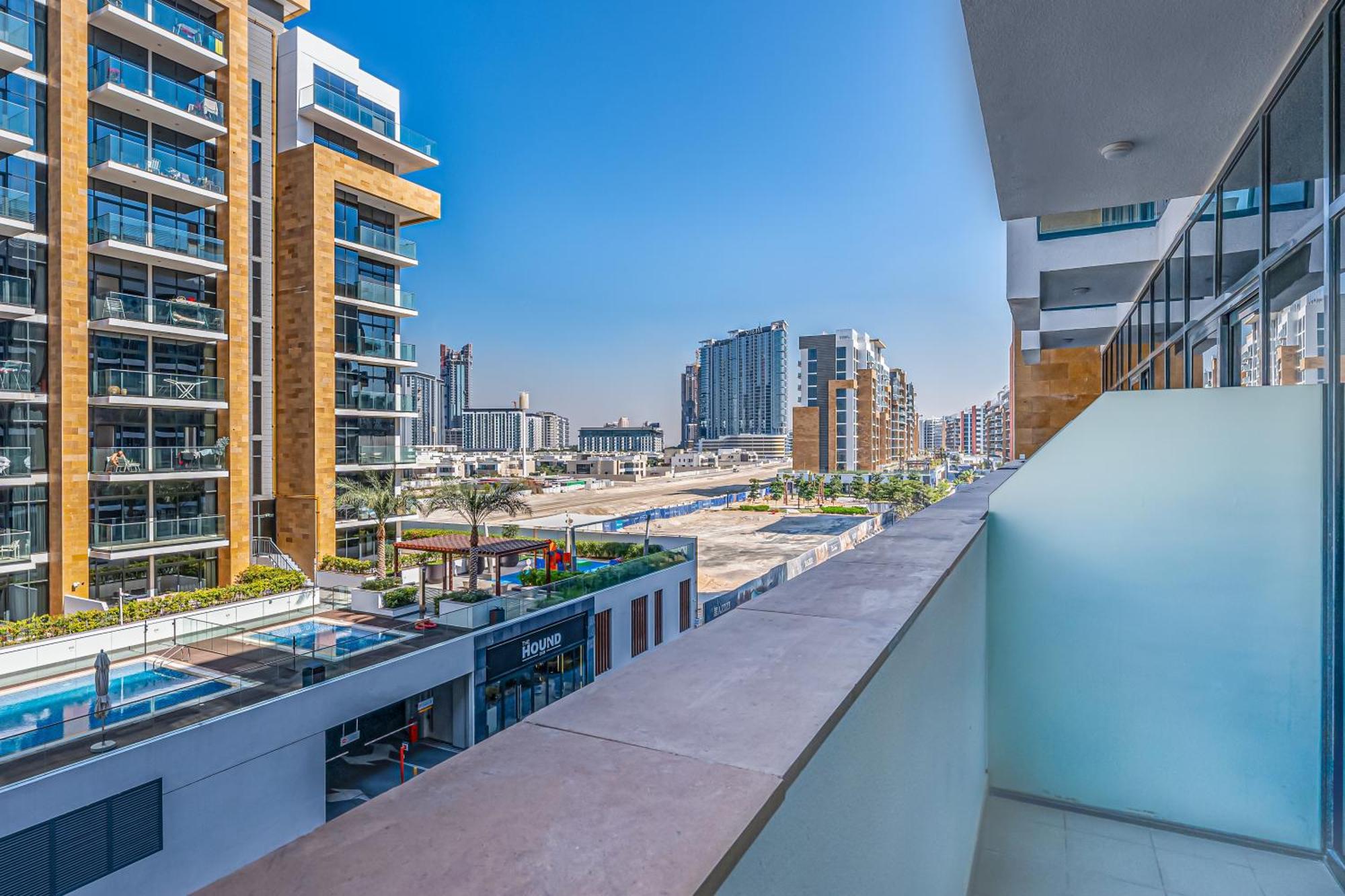 Apartment Easemytrip - Azizi Riviera 17 Tower Dubai