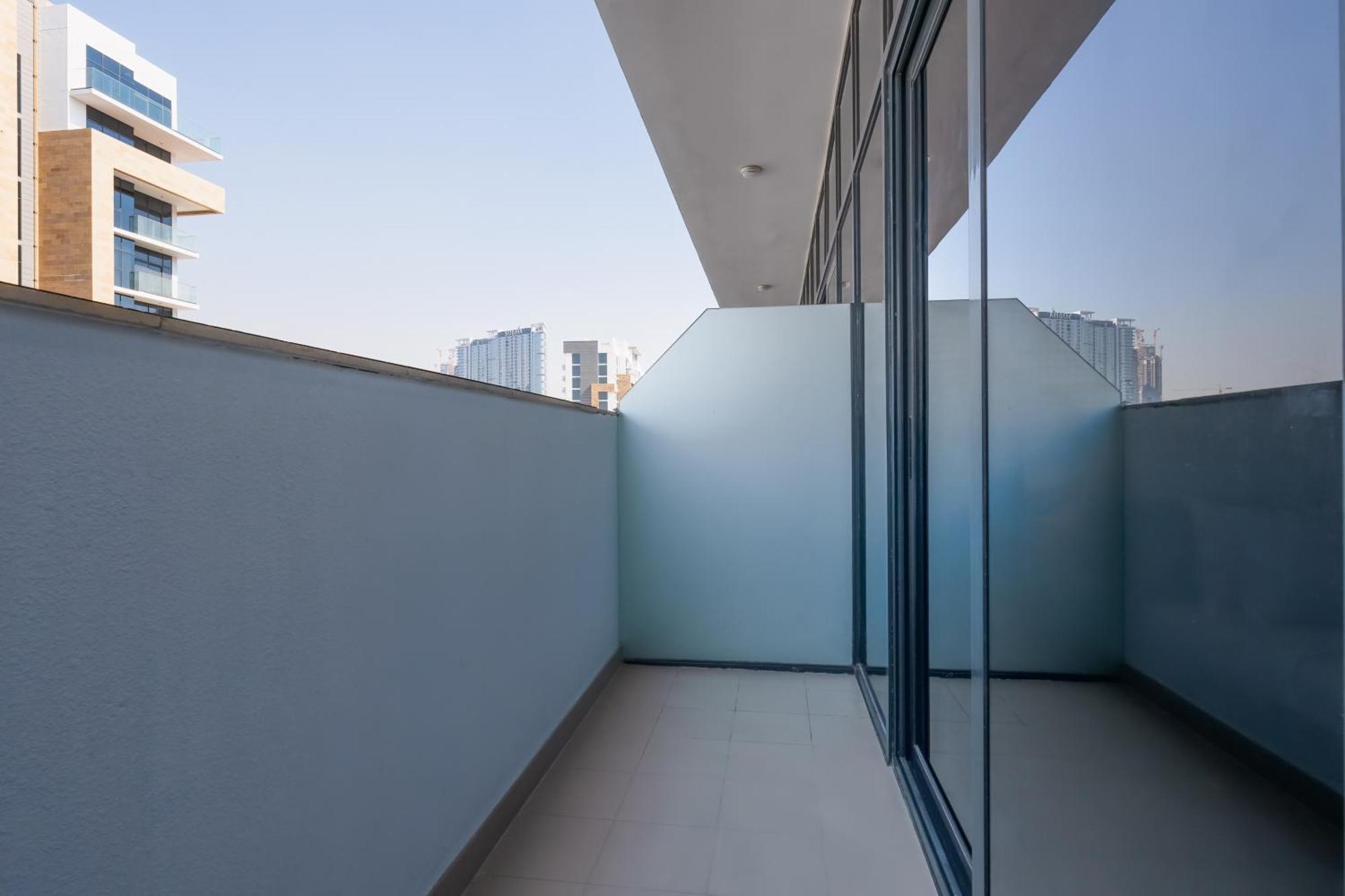 Easemytrip - Azizi Riviera 17 Tower Apartment *