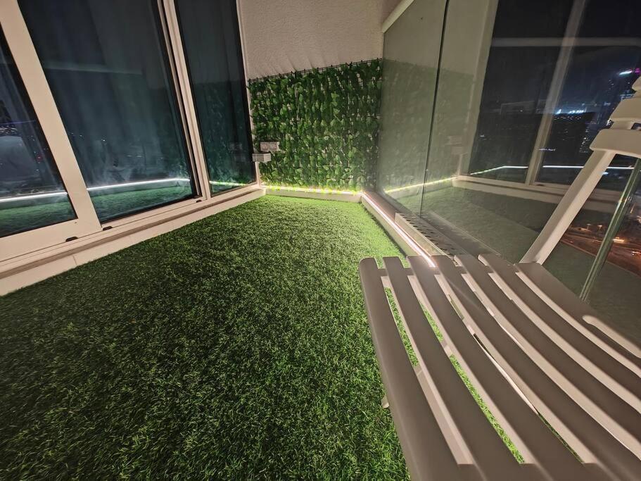 Lemodcasa - Modern Chic Apartment *