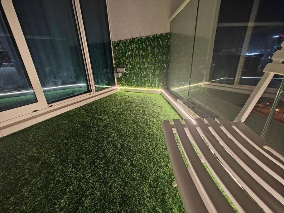Lemodcasa - Modern Chic Apartment *