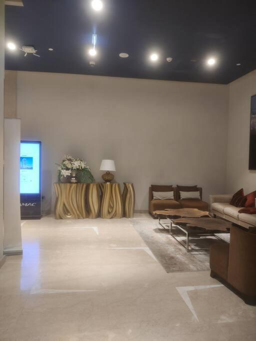Lemodcasa - Modern Chic * Dubai