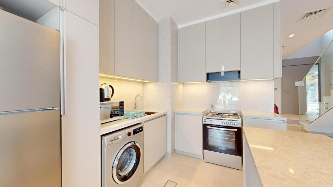 Mag Arabic - Elegant Two Bedroom In Mbr *
