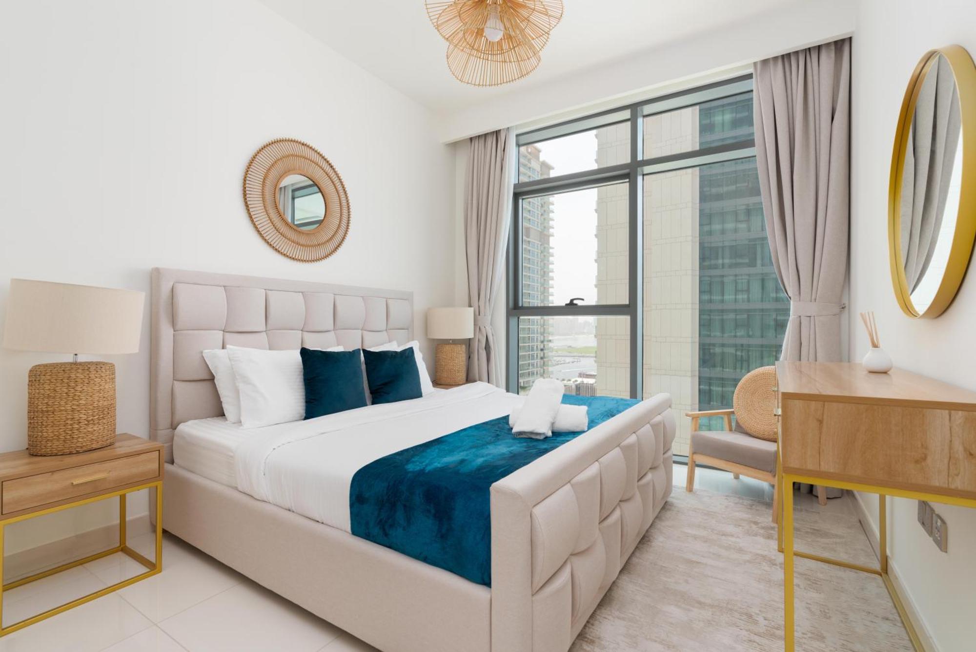 Vista 2 - Beachfront Stunning - Full Sea Views Apartment Dubai