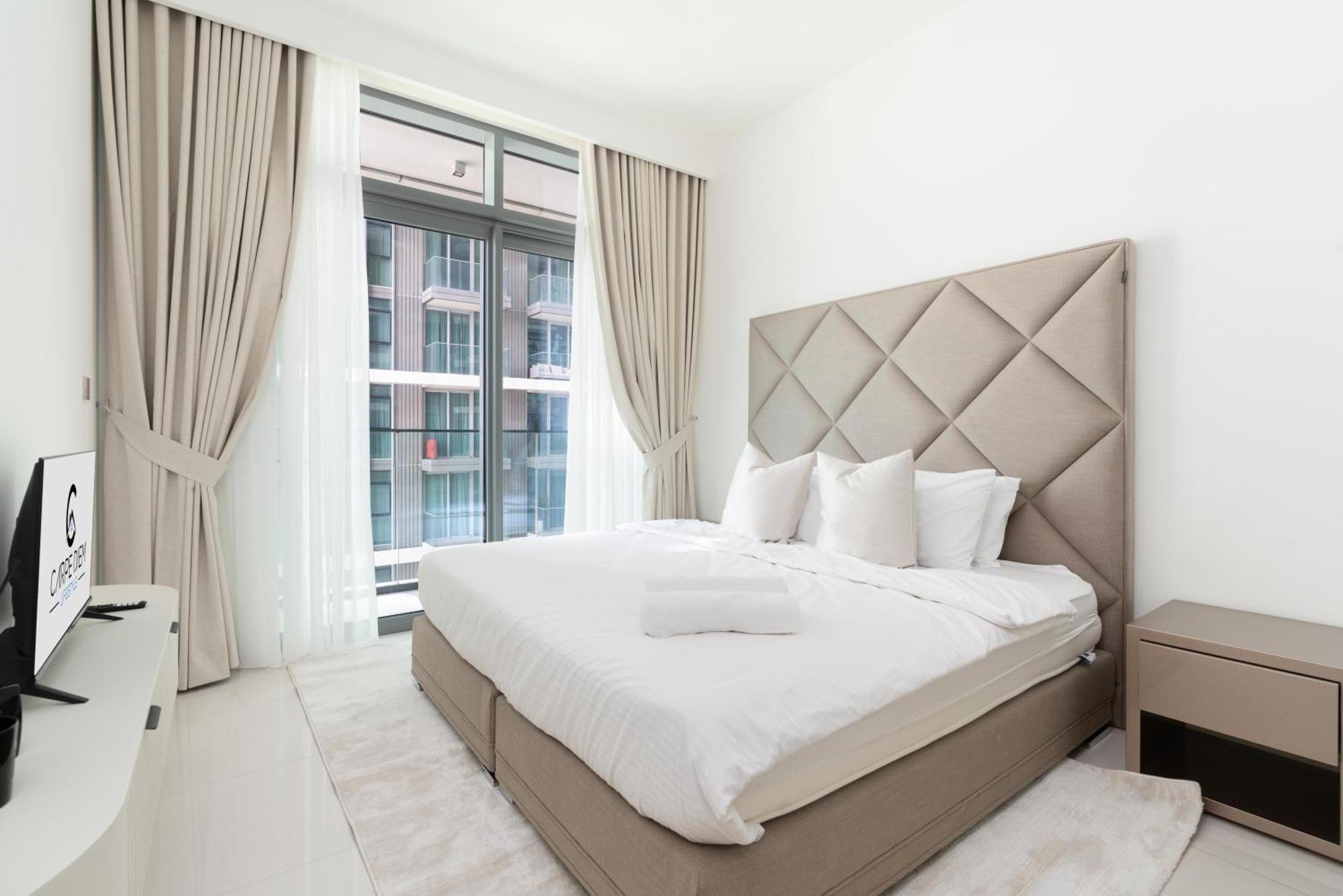 Vista 2 - Beachfront Stunning - Full Sea Views Dubai