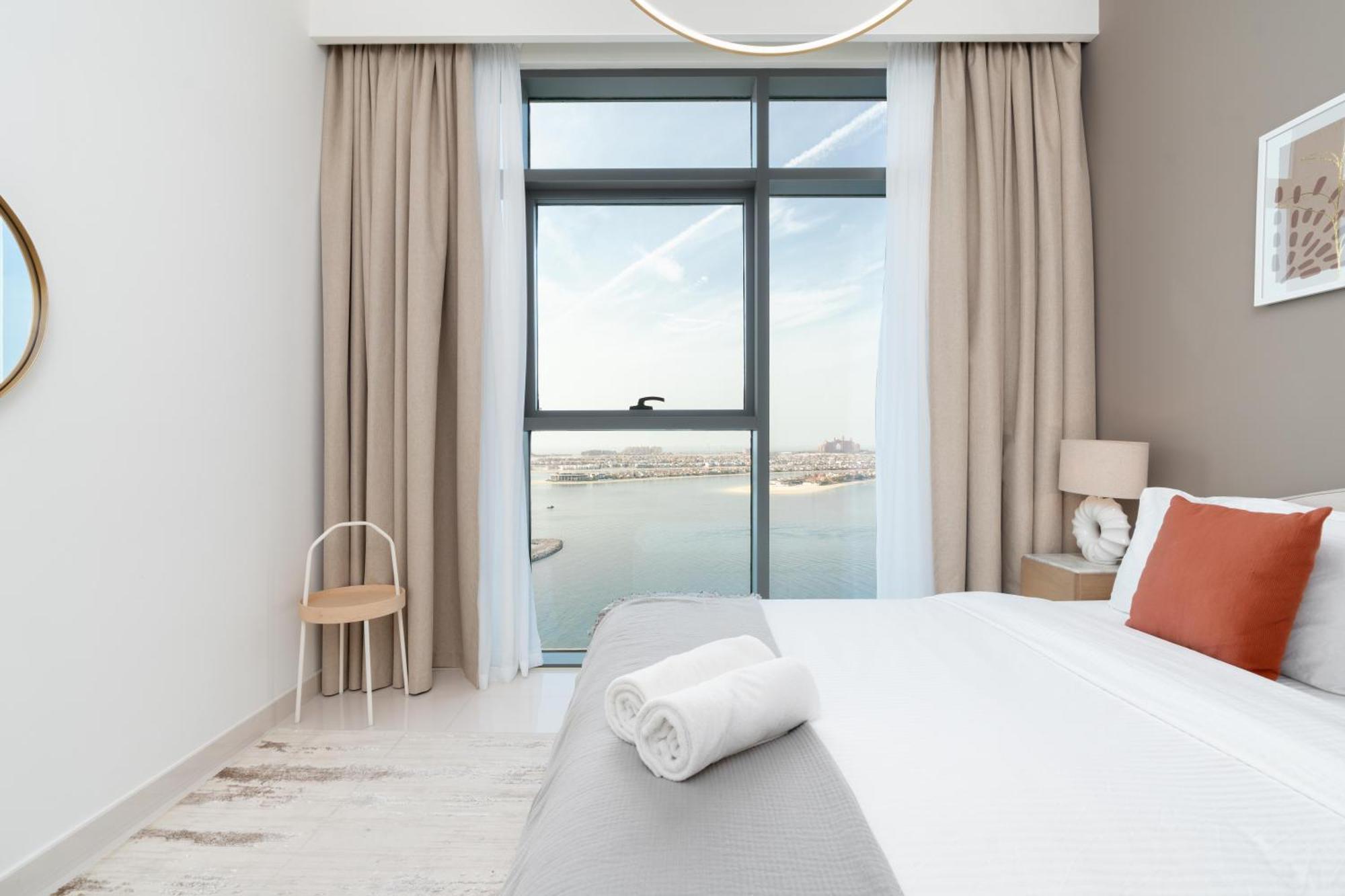 Vista 2 - Beachfront Stunning - Full Sea Views Apartment