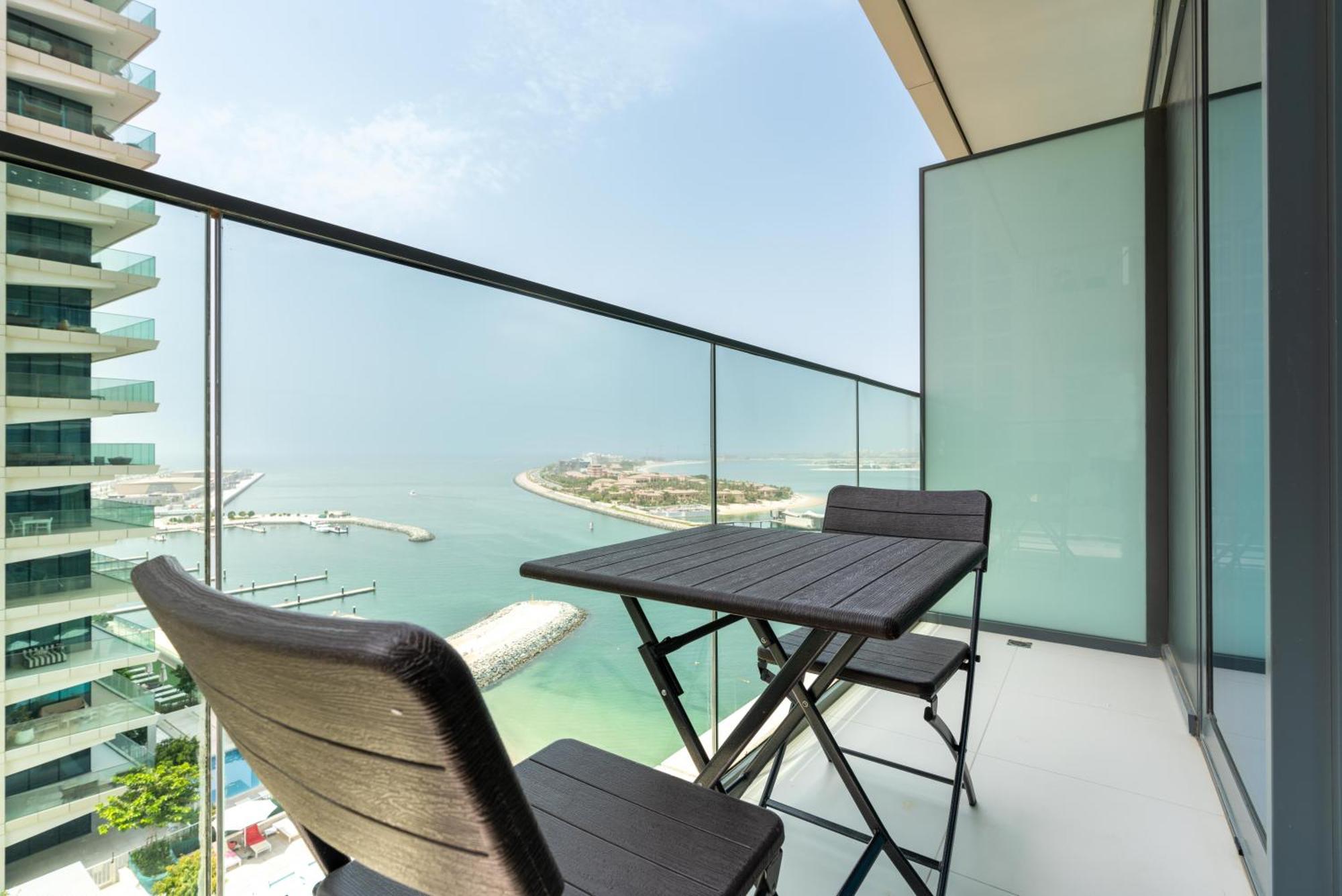 Vista 2 - Beachfront Stunning - Full Sea Views Apartment *
