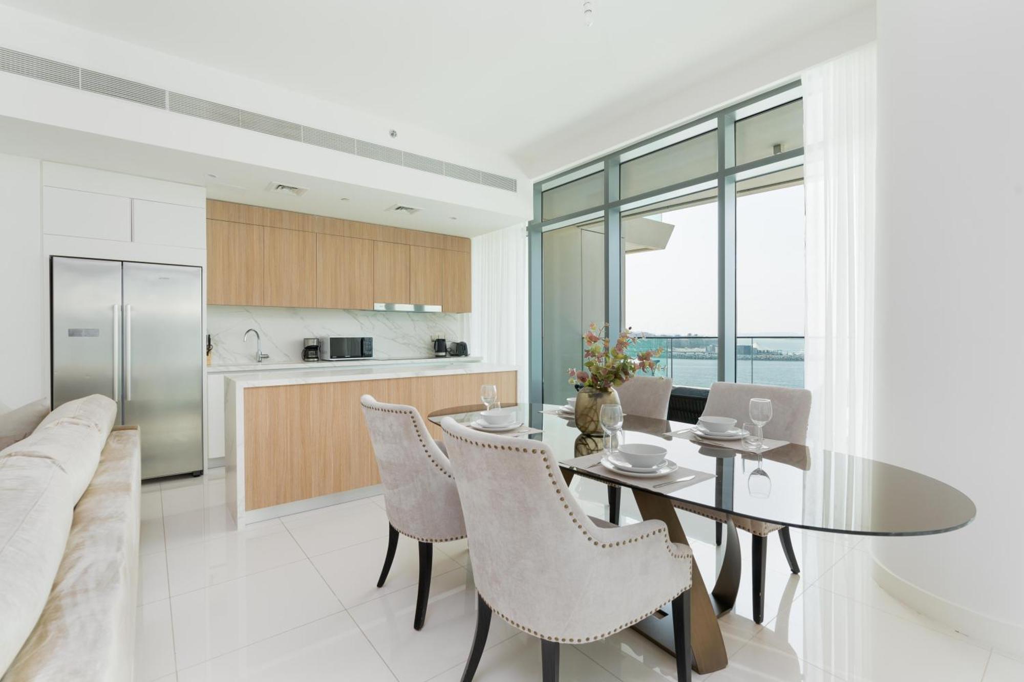 Vista 2 - Beachfront Stunning - Full Sea Views