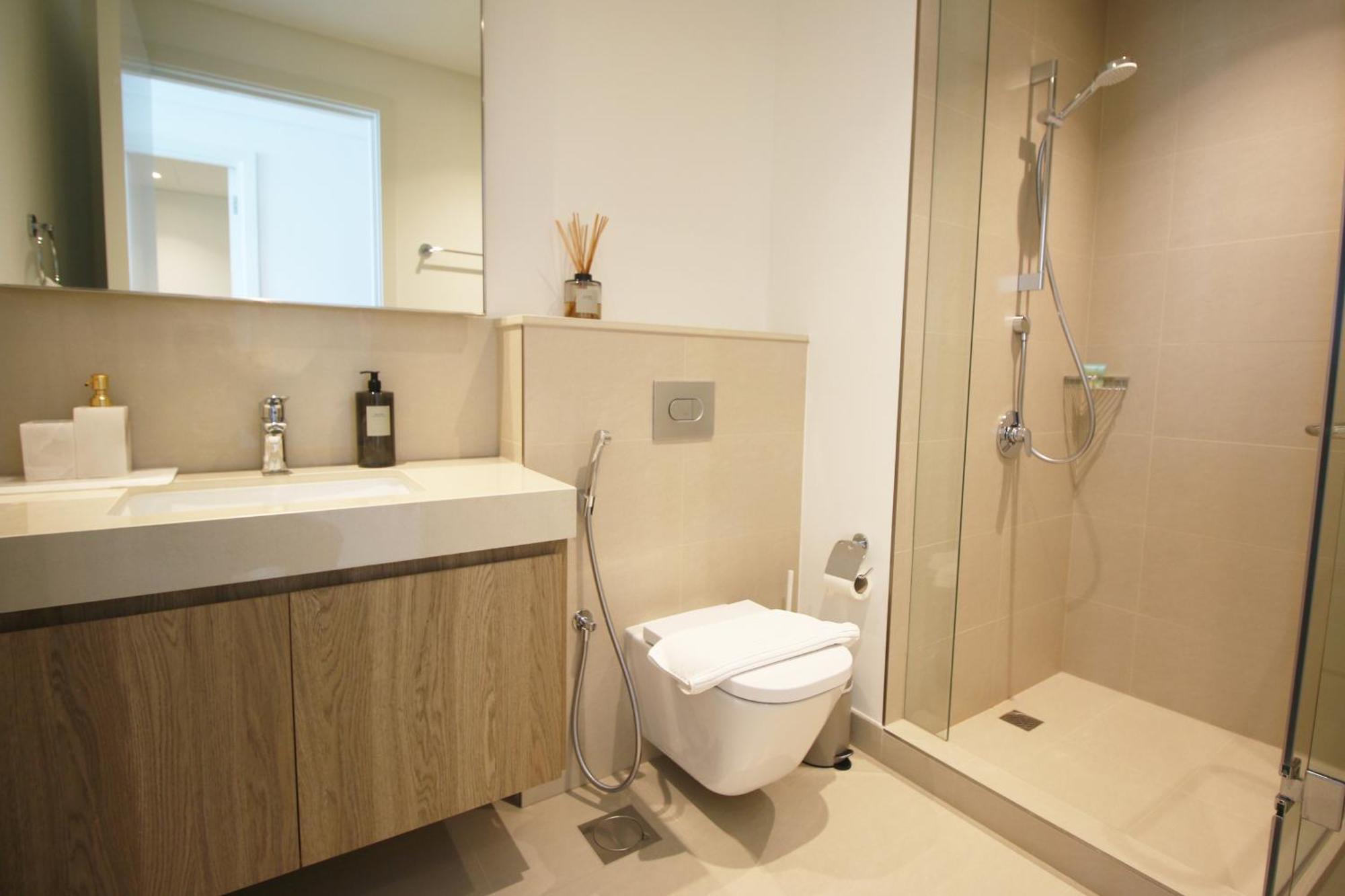 Rh - Beautiful Burj Khalifa View, 03br With Maid's Room, 7 Mins Walk To Mall Apartment