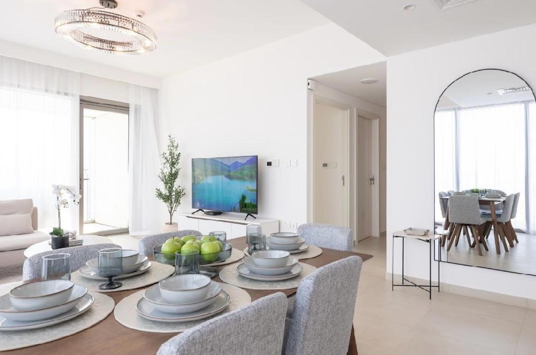 Rh - Beautiful Burj Khalifa View, 03br With Maid's Room, 7 Mins Walk To Mall