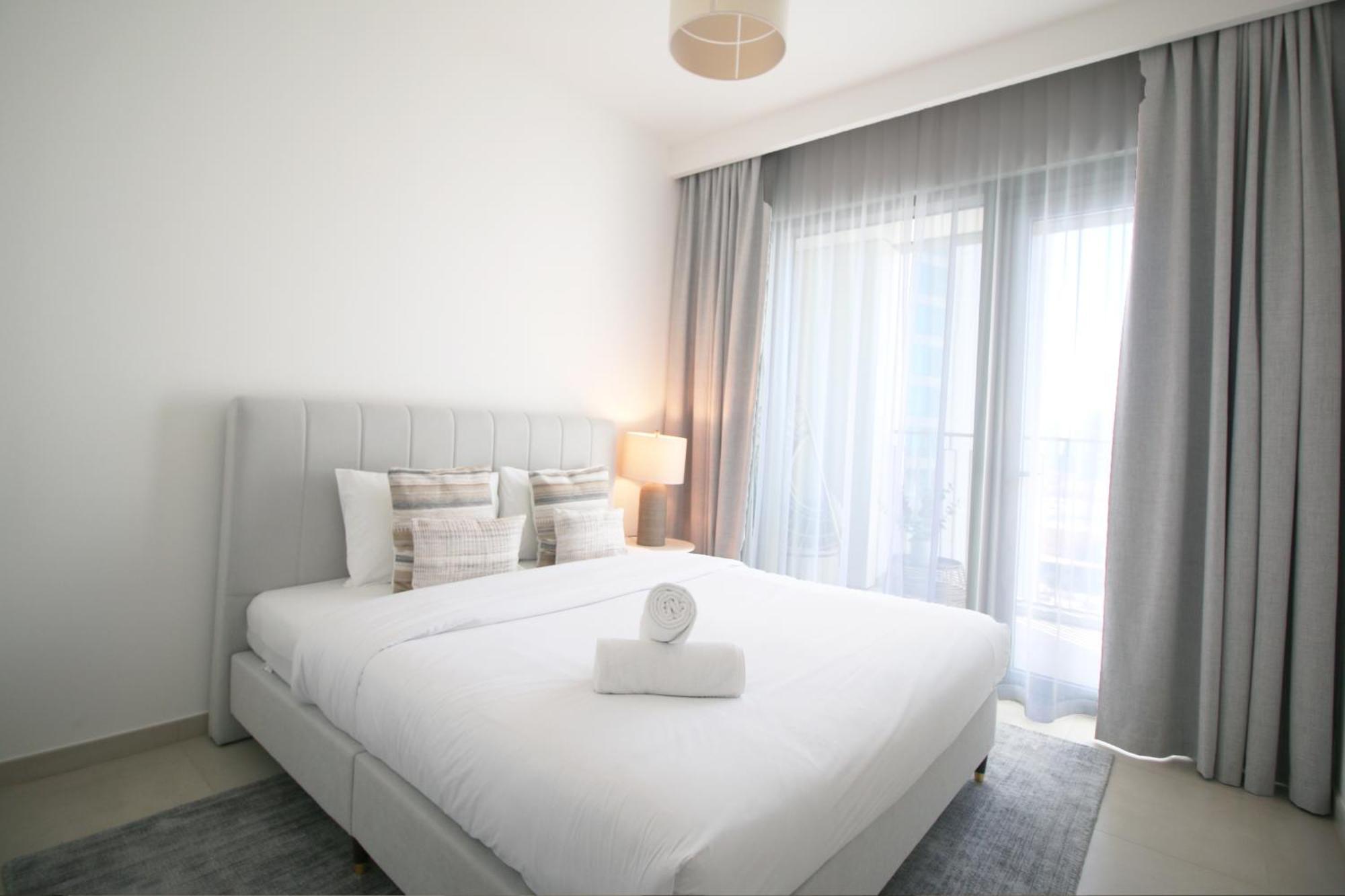 Apartment Rh - Beautiful Burj Khalifa View, 03br With Maid's Room, 7 Mins Walk To Mall Dubai