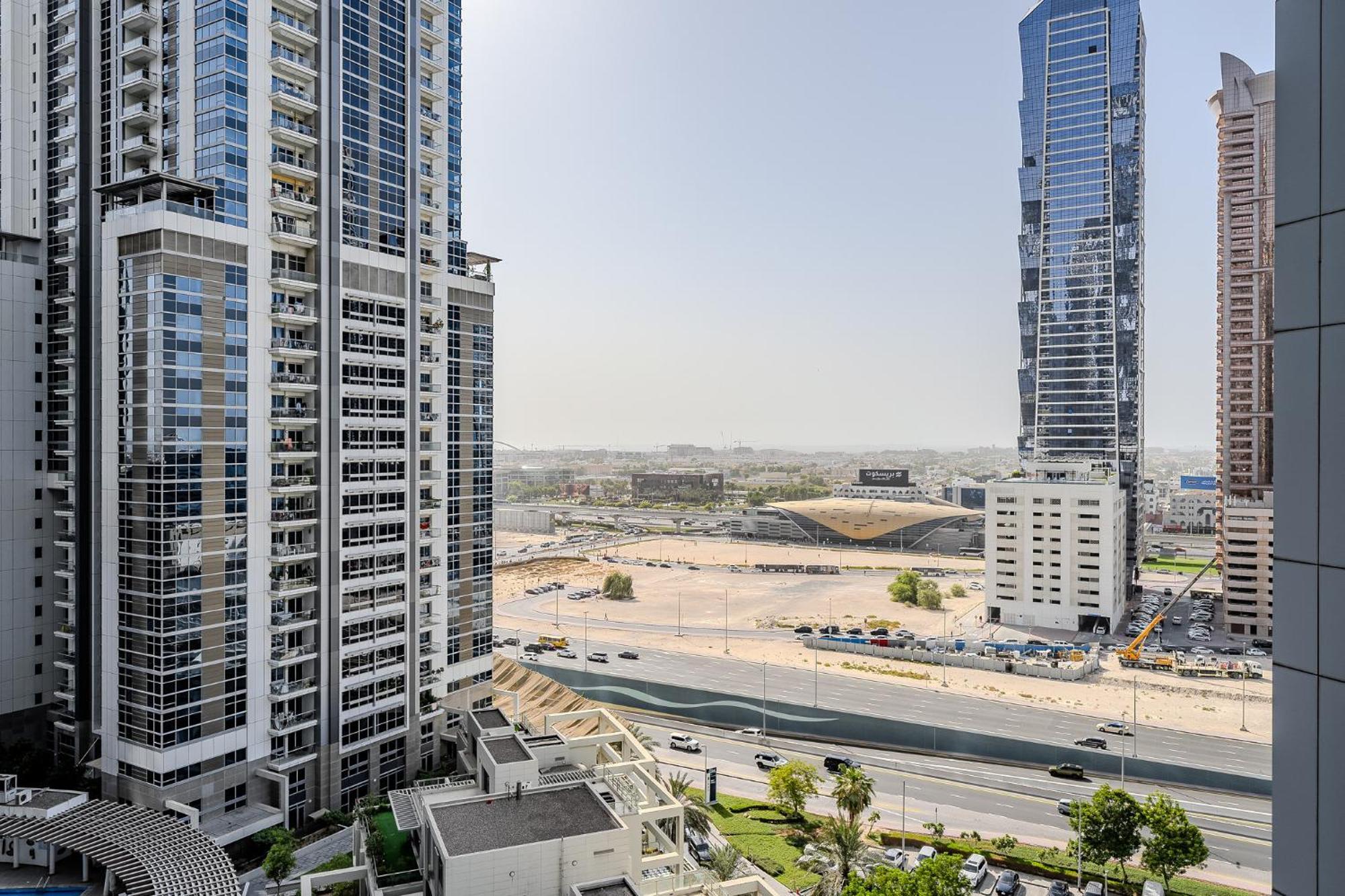 Modern 1bdr In Business Bay Apartment