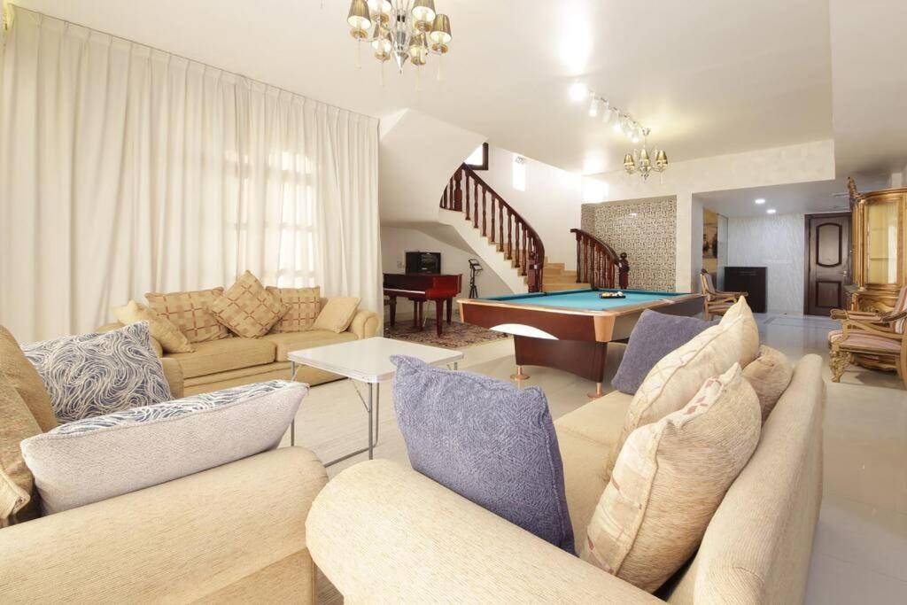 5bhk With Pool Falcon Of Wonders Villa