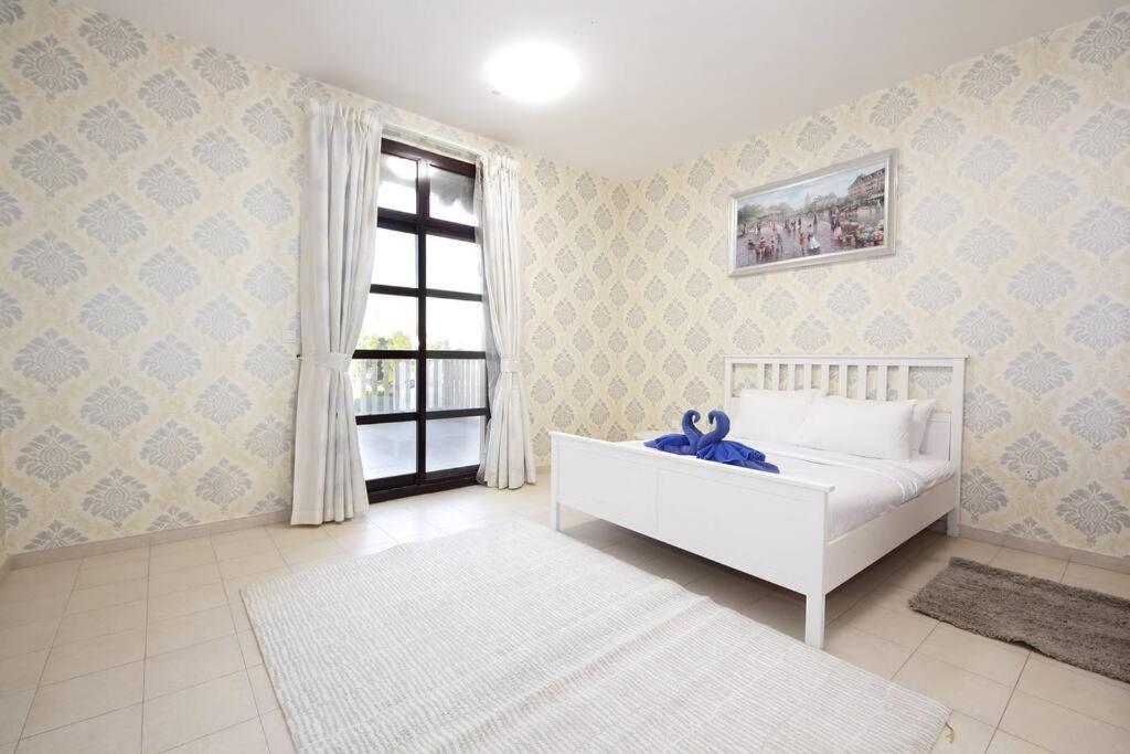 5bhk With Pool Falcon Of Wonders * Dubai