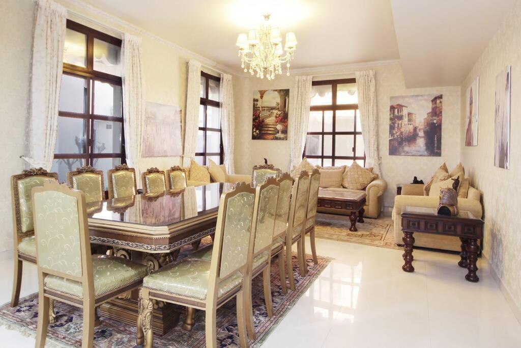Villa 5bhk With Pool Falcon Of Wonders Dubai