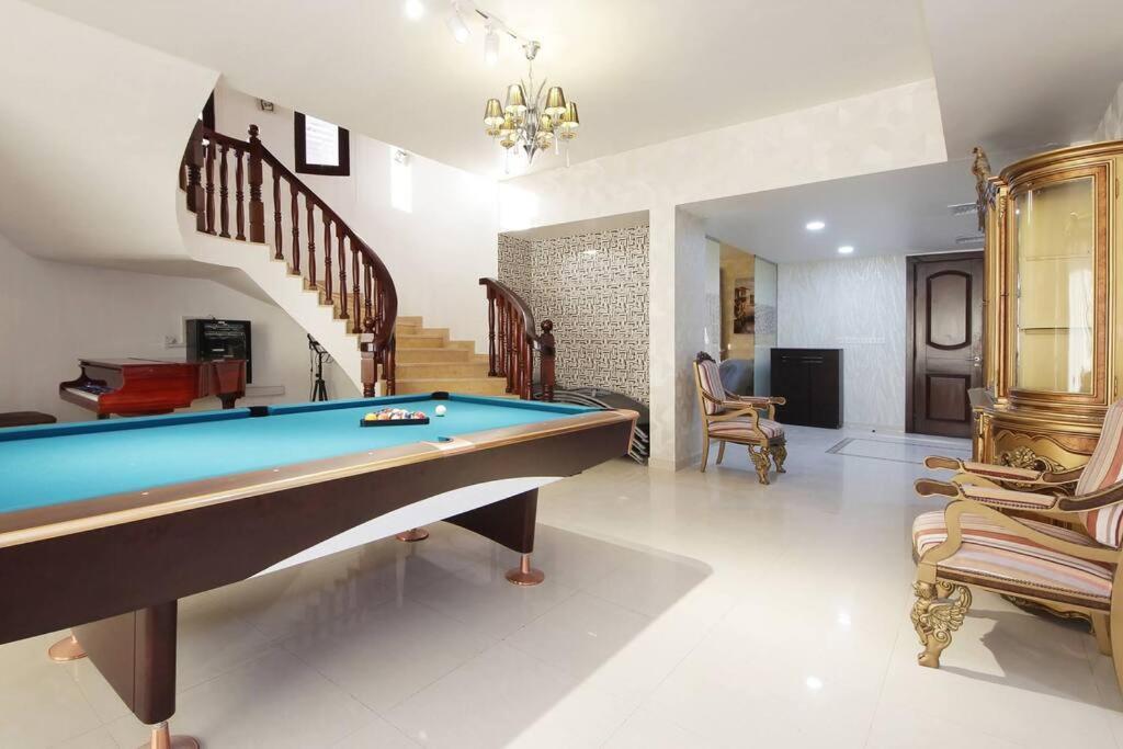 5bhk With Pool Falcon Of Wonders Villa