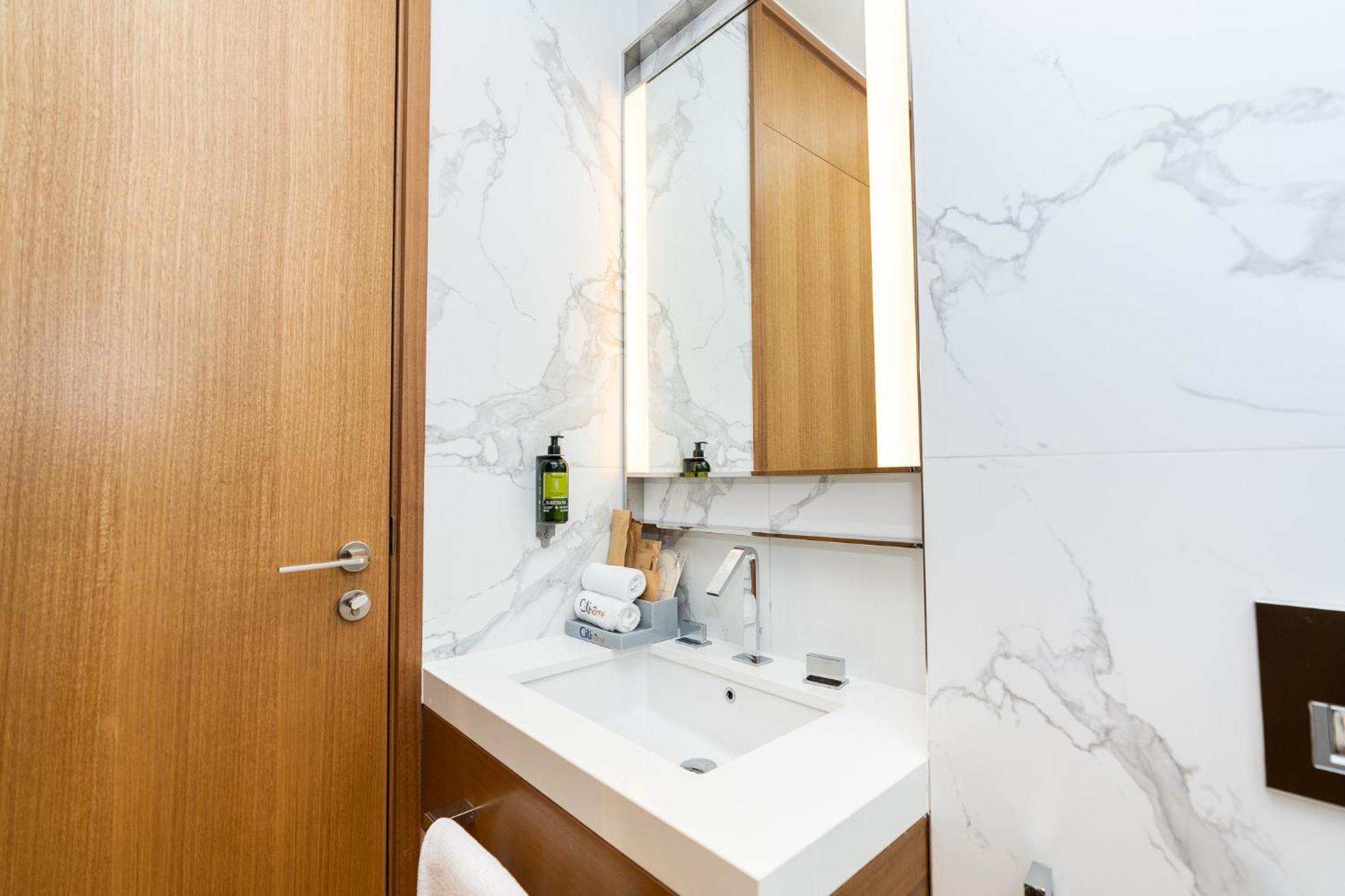 Citihome - 2br At Address Opera In Downtown * Dubai