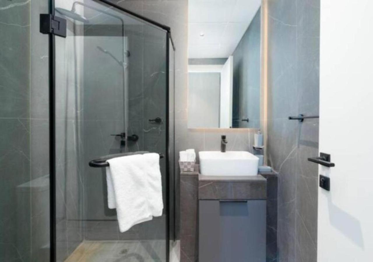 Elegant 2br Mesk 1 With Stunning Urban Views By Vibel * Dubai