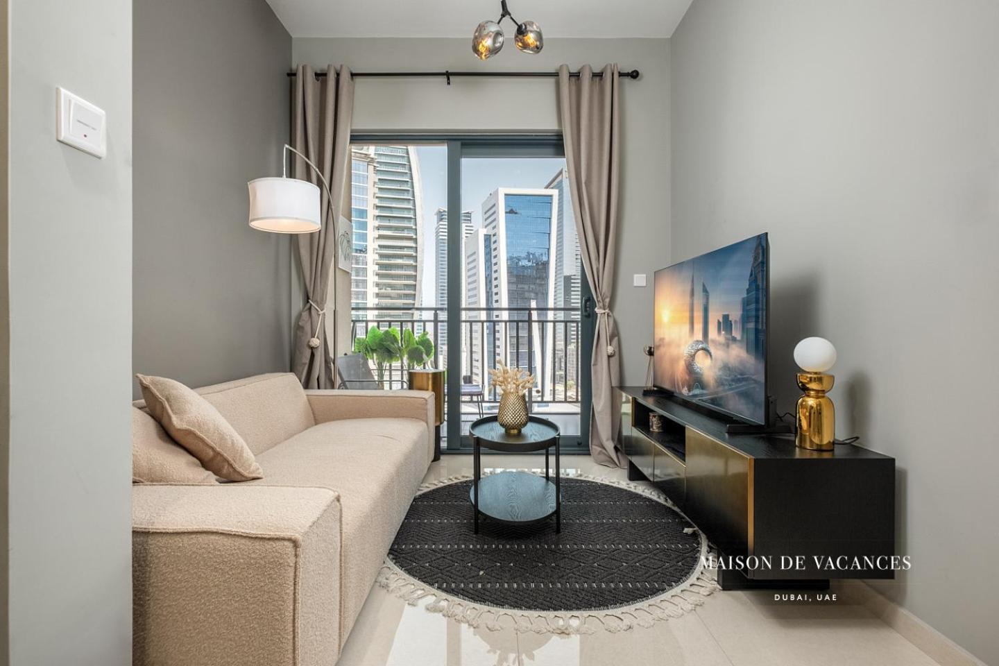 Cozy 1 Bedroom In Business Bay Apartment *