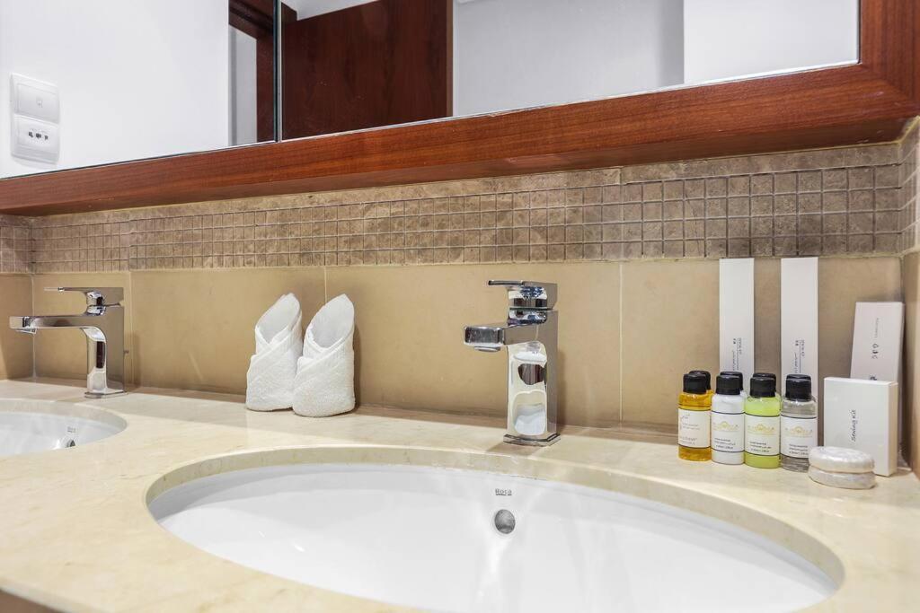 Apartment First Class 2br Stunning Views Dubai