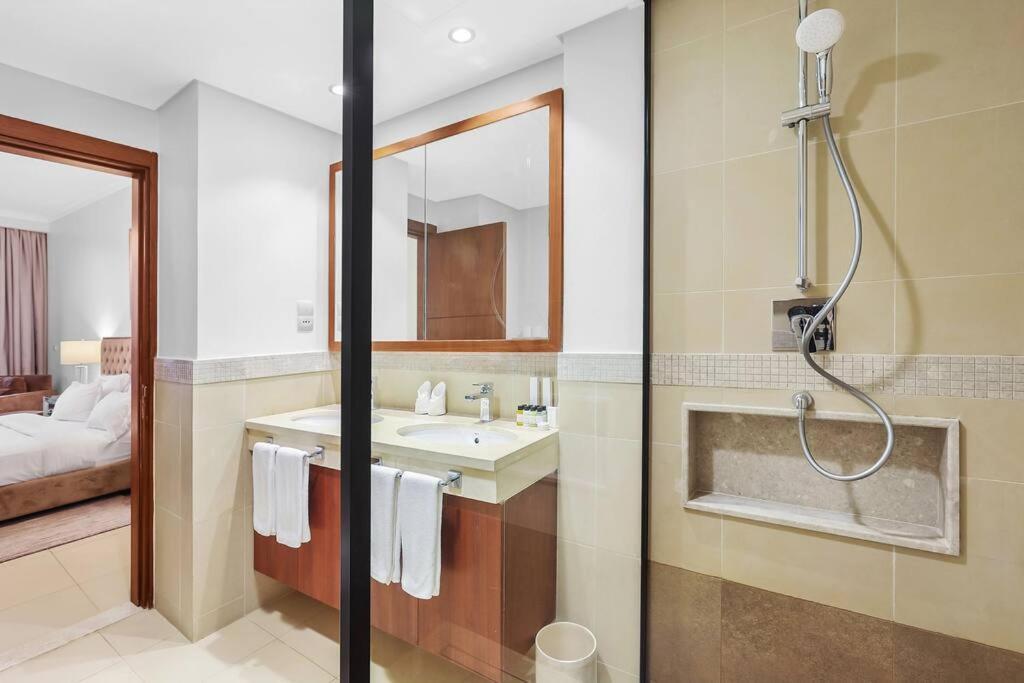 First Class 2br Stunning Views Apartment *