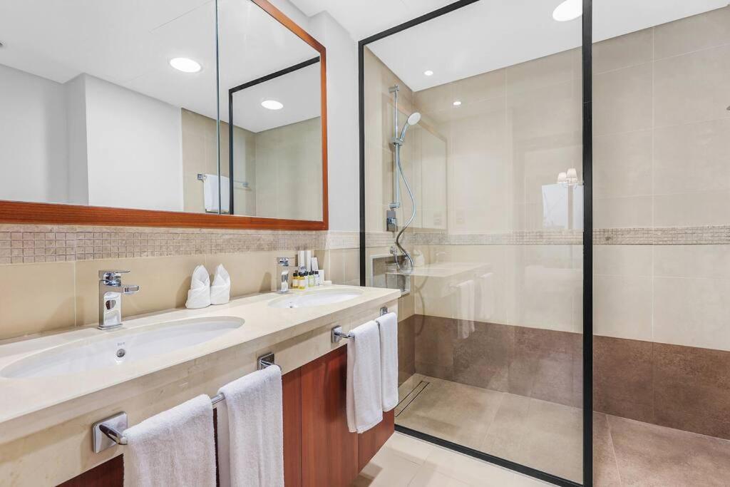 First Class 2br Stunning Views Apartment Dubai