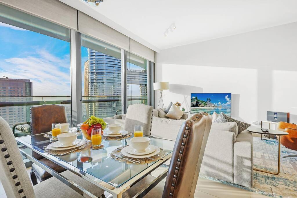 First Class 2br Stunning Views *