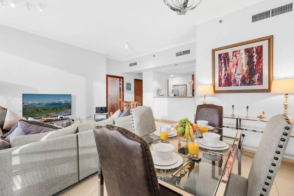 First Class 2br Stunning Views Apartment Dubai