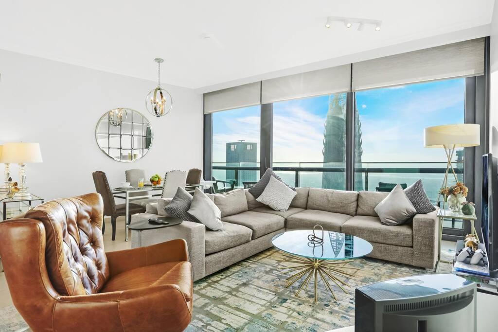 Apartment First Class 2br Stunning Views Dubai