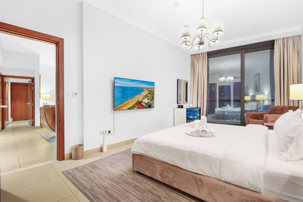 First Class 2br Stunning Views