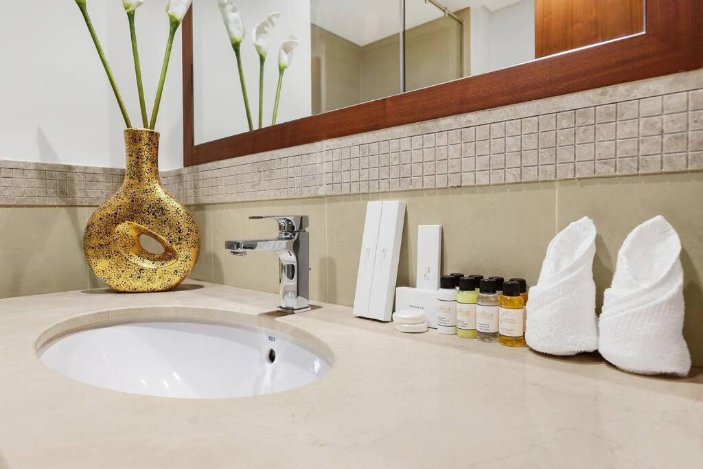 First Class 2br Stunning Views Apartment *