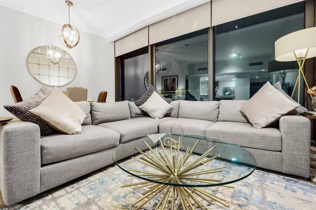 Apartment First Class 2br Stunning Views Dubai