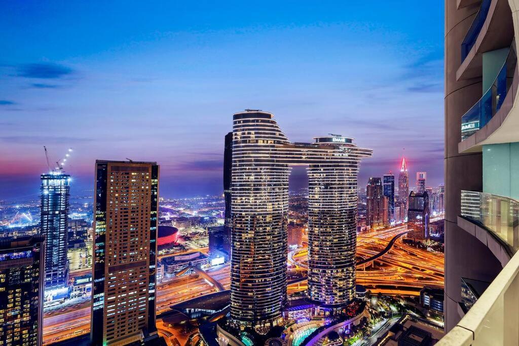 First Class 2br Stunning Views *