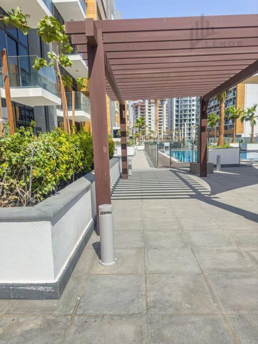 Chic 2br With Partial Burj Khalifa View