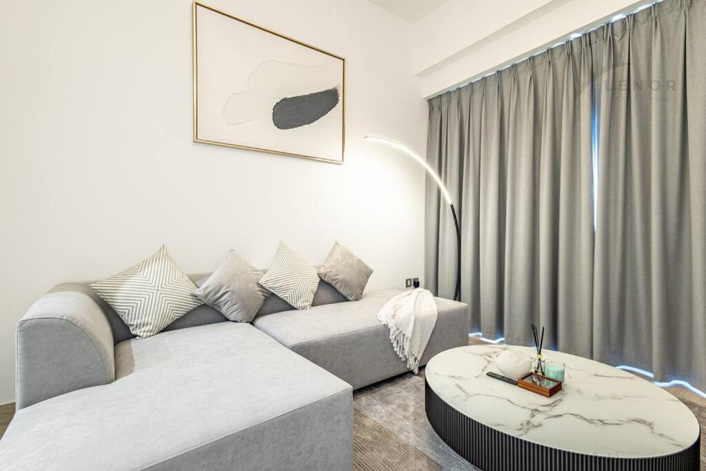 Chic 2br With Partial Burj Khalifa View Apartment Dubai
