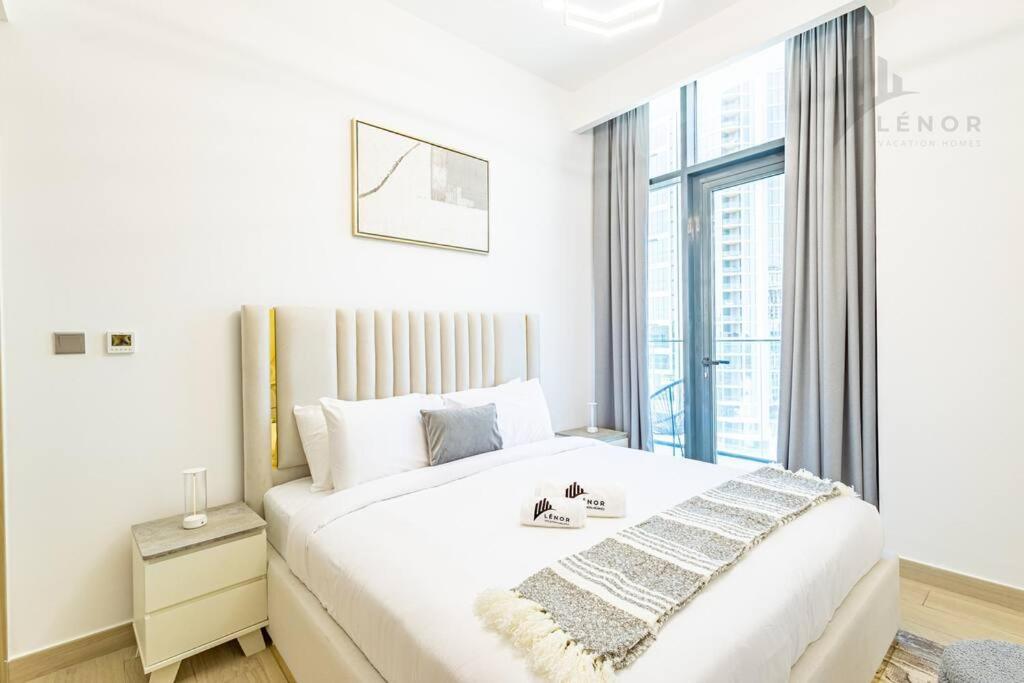 Apartment Chic 2br With Partial Burj Khalifa View Dubai