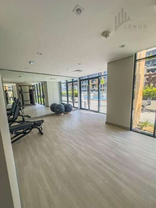 Chic 2br With Partial Burj Khalifa View Dubai