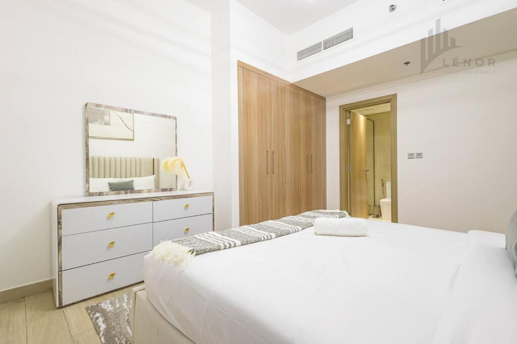 Chic 2br With Partial Burj Khalifa View Apartment