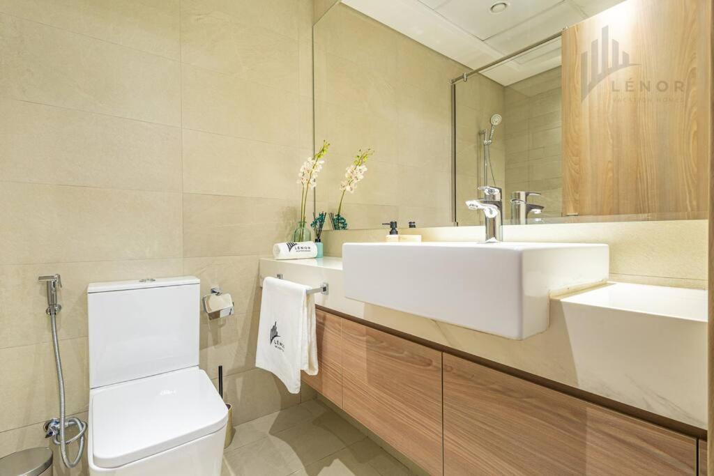Chic 2br With Partial Burj Khalifa View *