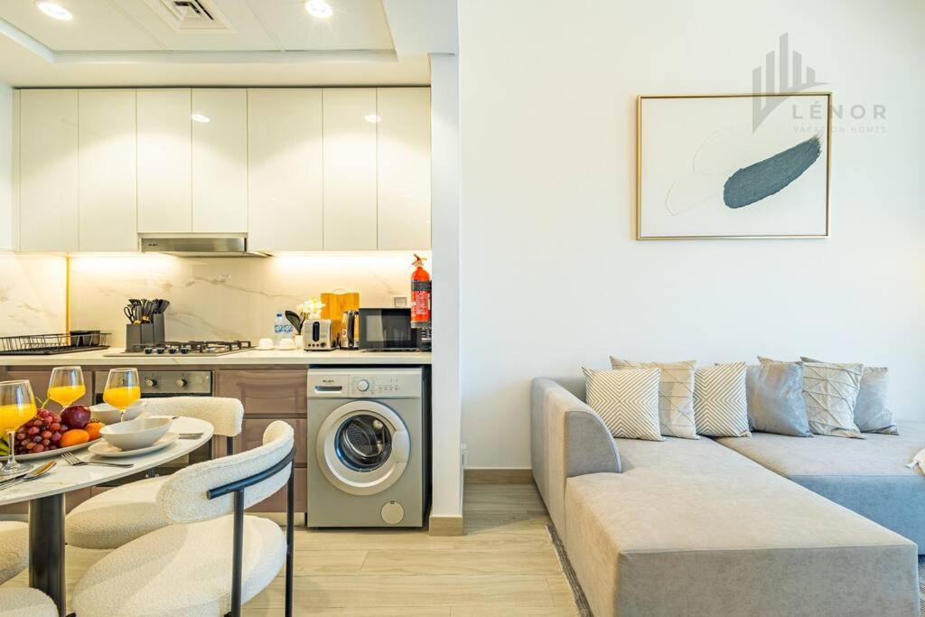 Apartment Chic 2br With Partial Burj Khalifa View Dubai