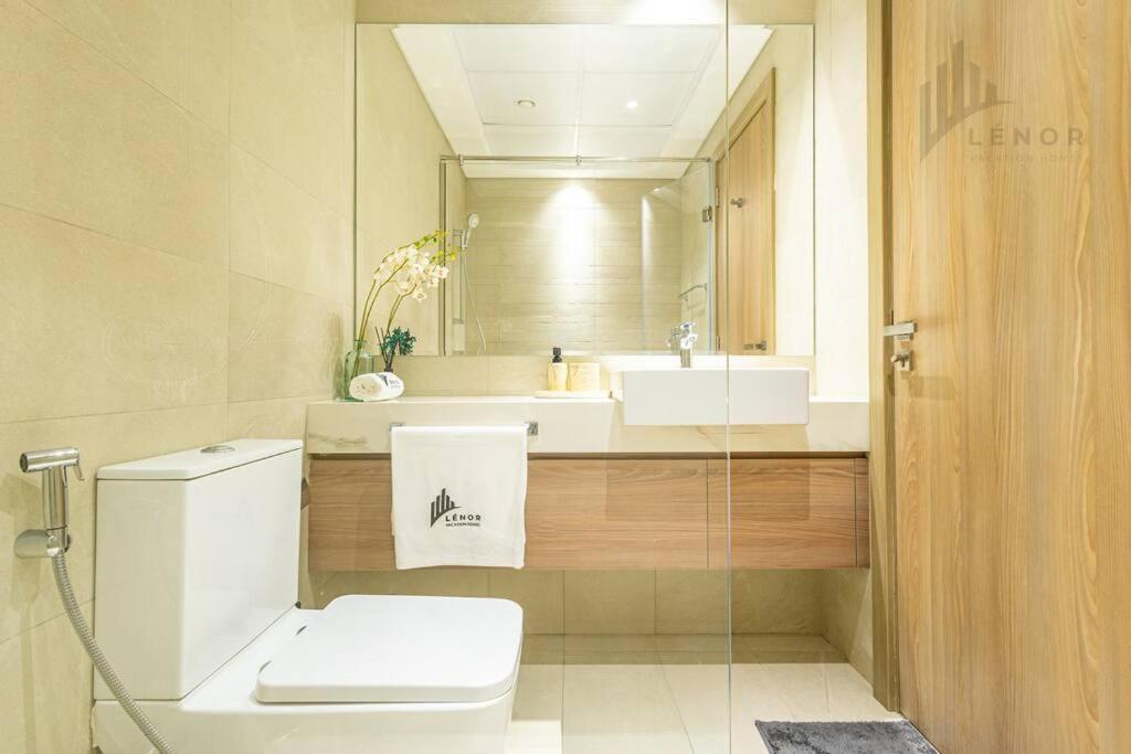 Chic 2br With Partial Burj Khalifa View Apartment *