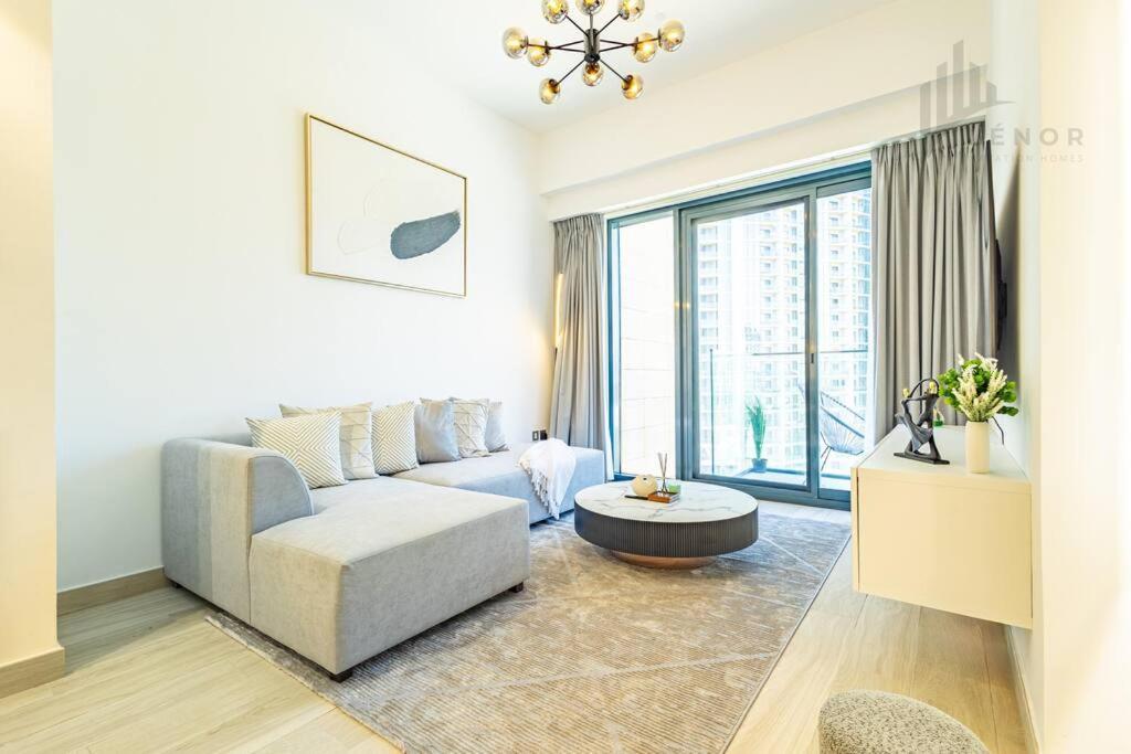 Chic 2br With Partial Burj Khalifa View Dubai