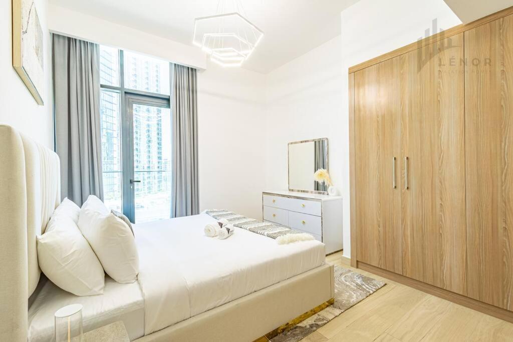 Apartment Chic 2br With Partial Burj Khalifa View