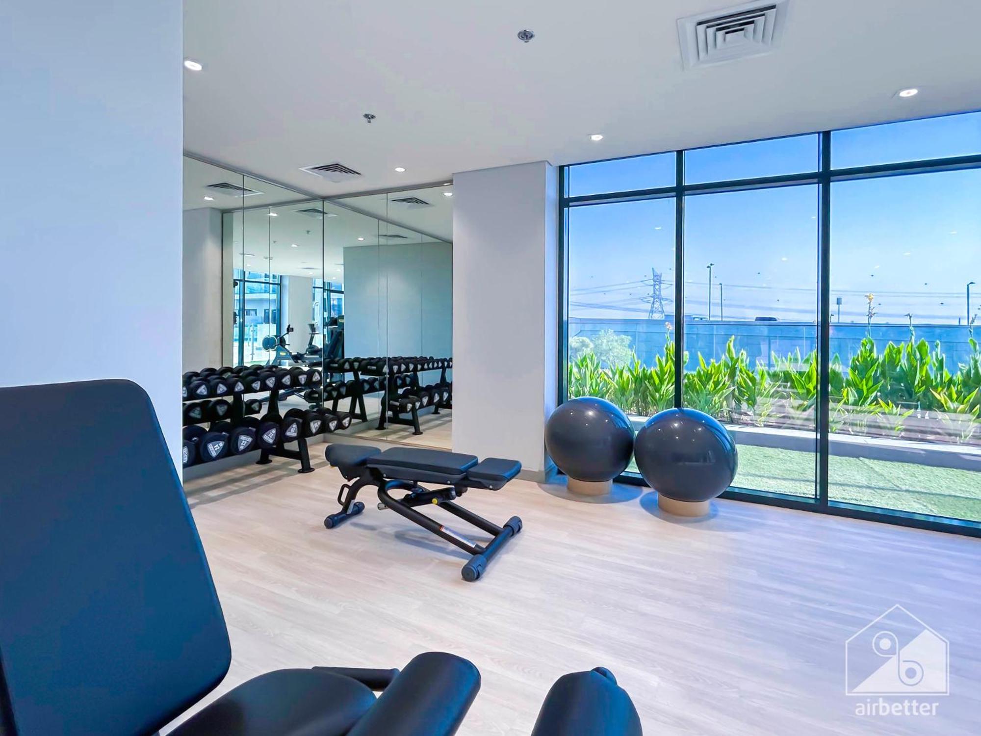 Stylish 1br With Balcony In Azizi Riviera *