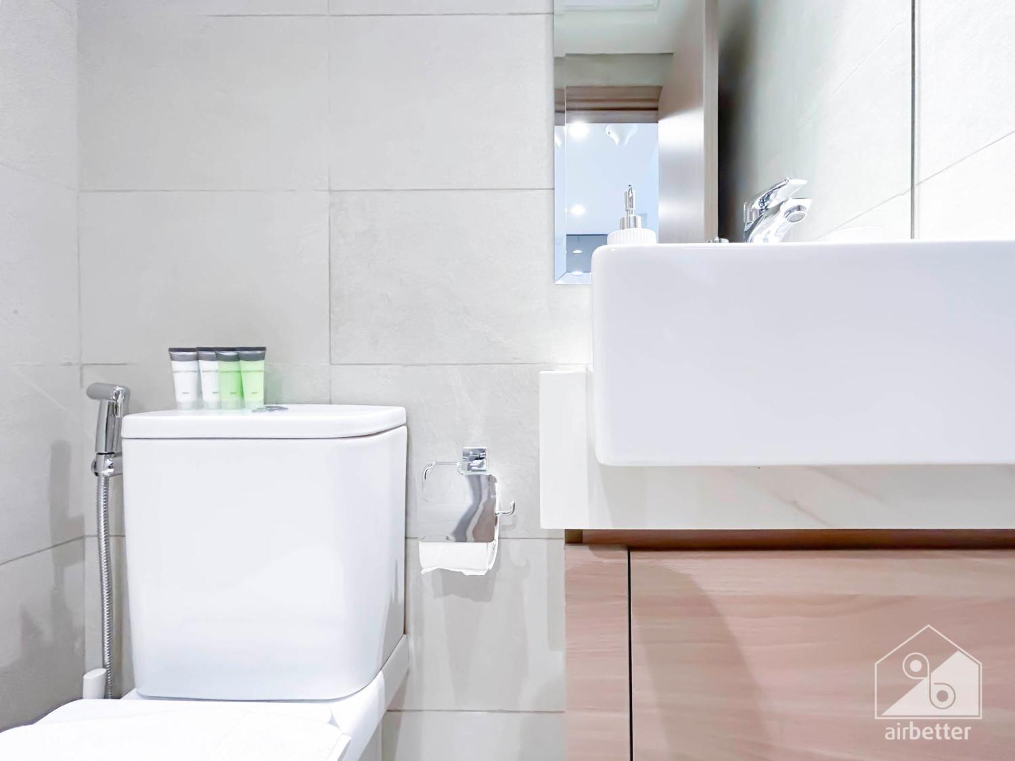 Stylish 1br With Balcony In Azizi Riviera Apartment