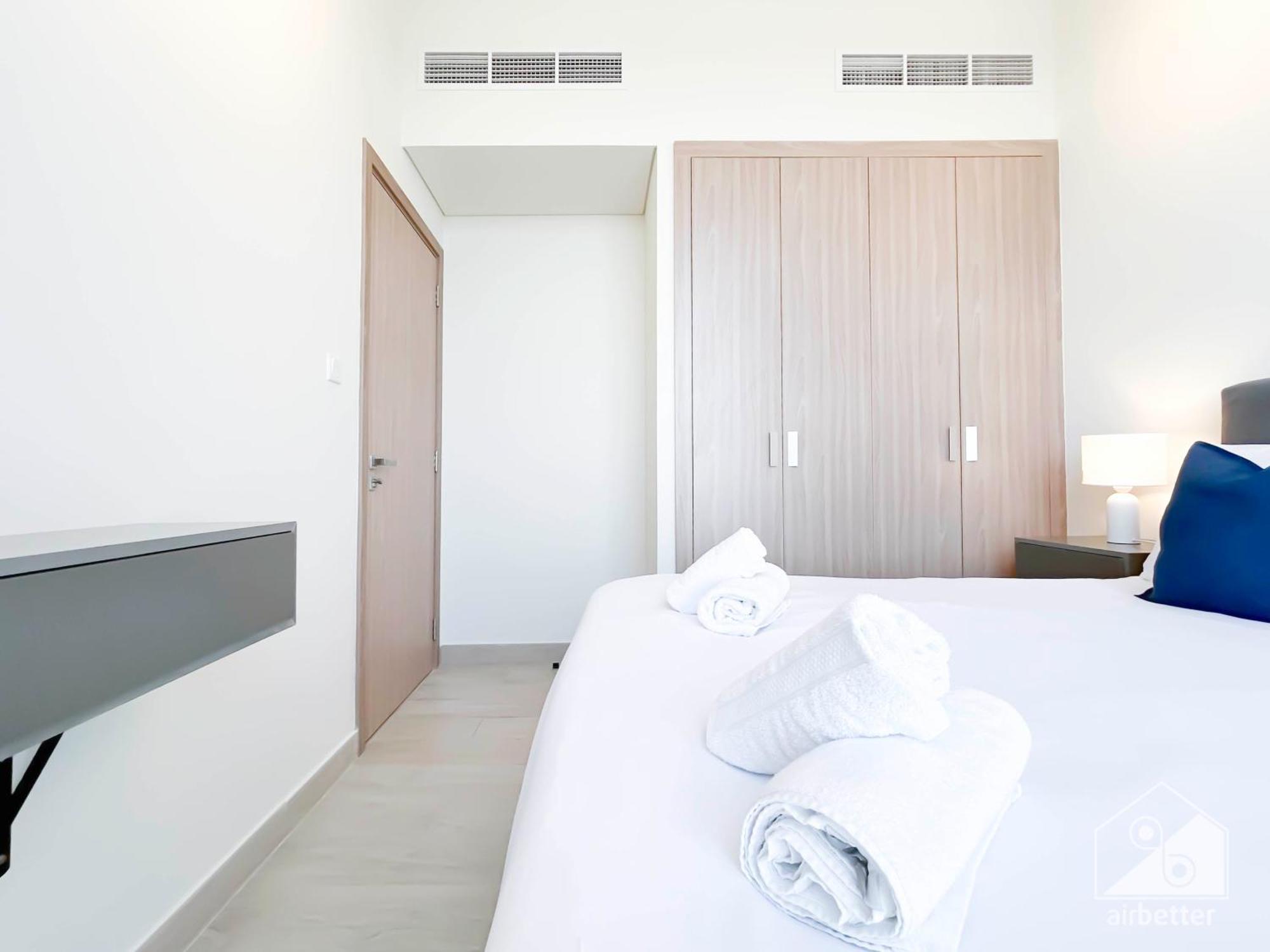 Stylish 1br With Balcony In Azizi Riviera Apartment