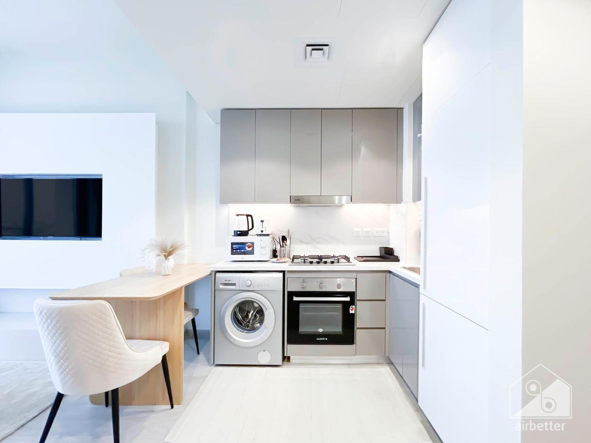 Apartment Stylish 1br With Balcony In Azizi Riviera