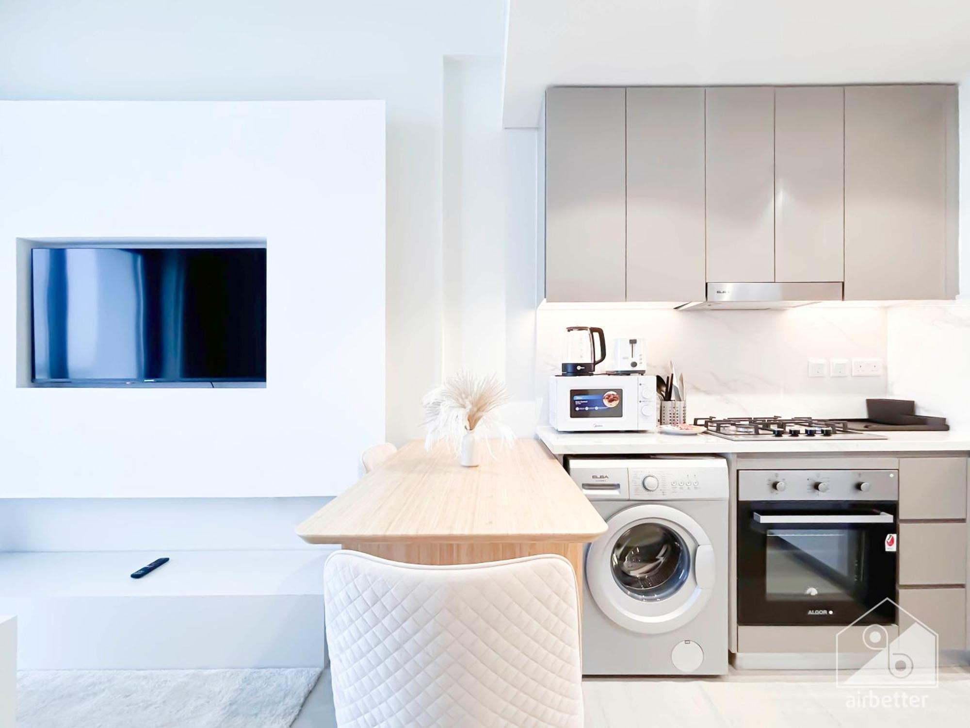 Stylish 1br With Balcony In Azizi Riviera Apartment